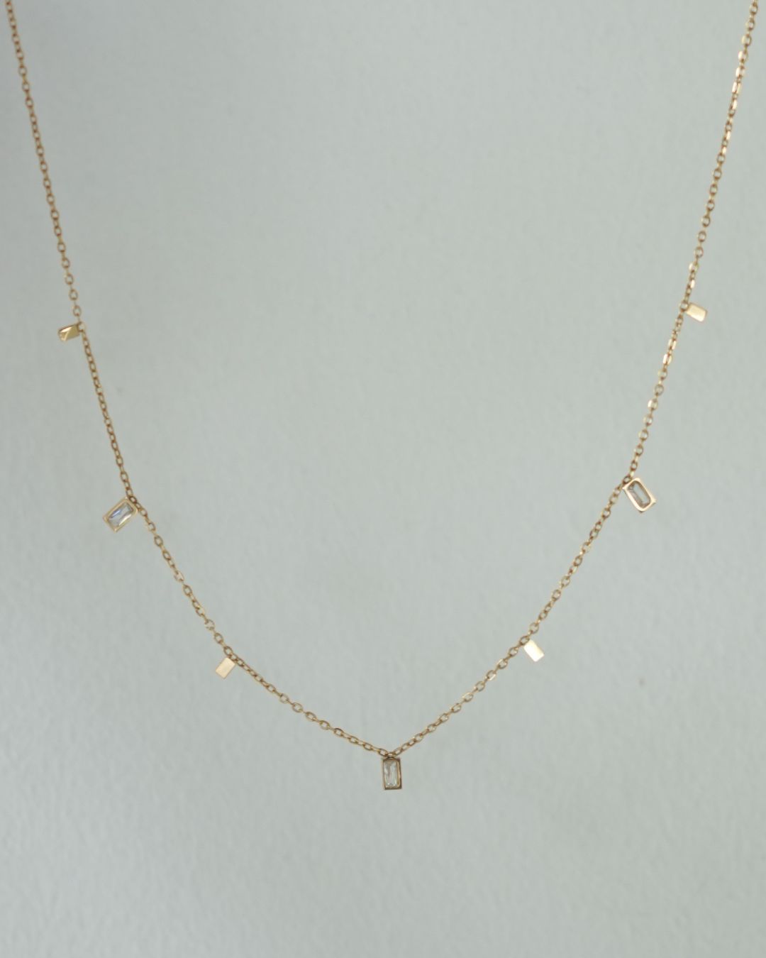 Axis Chain – balance meets edge