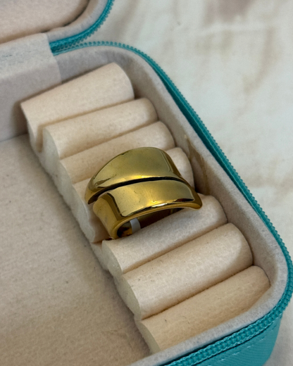 Mithravel Ring - 22k gold plated