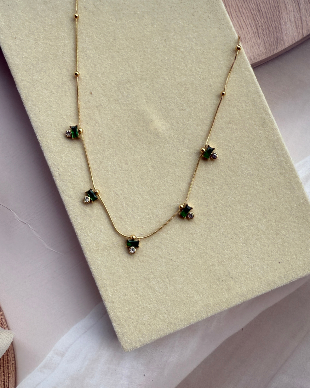 Premium Emerald Green Spread head