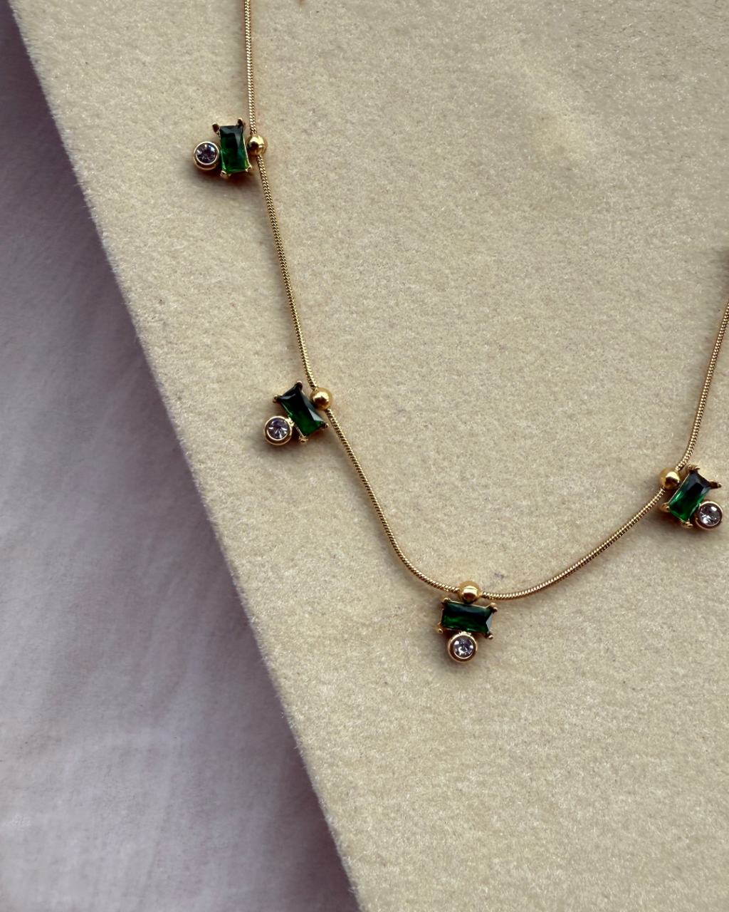 Premium Emerald Green Spread head