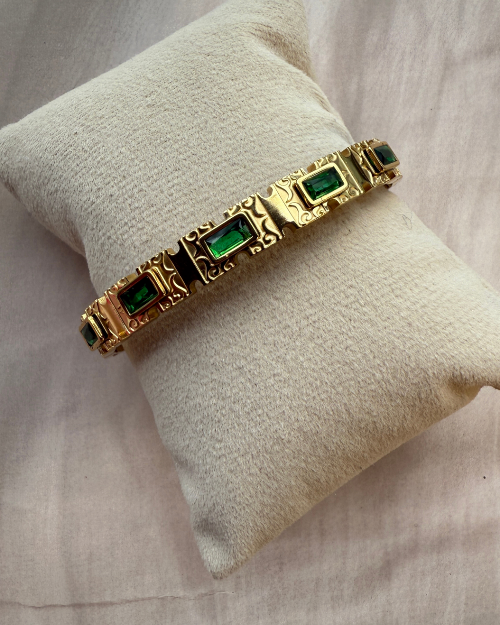 Emerald Stone Kada
