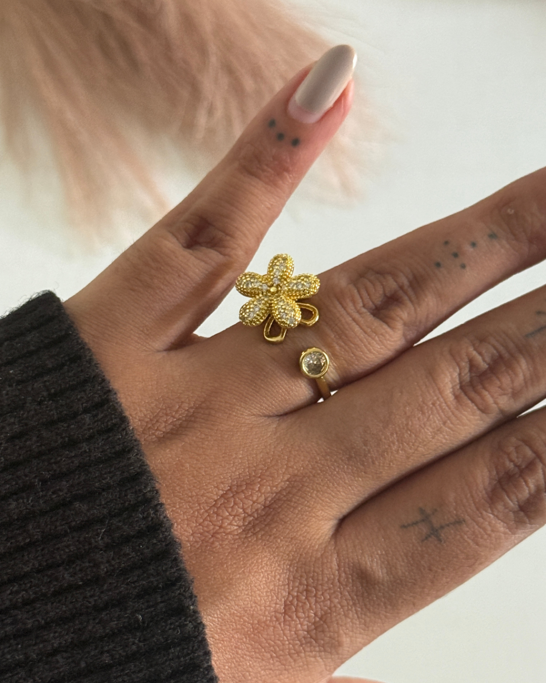 Rotatable - Flower Ring